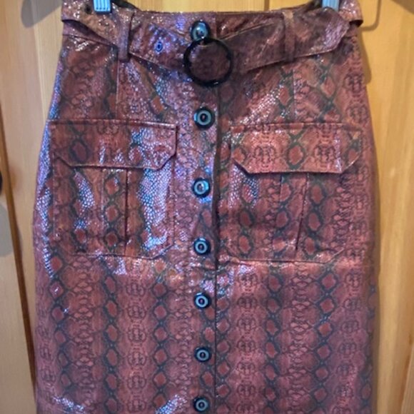 Urban Outfitters Red Wine Snake Skin Vinyl Mini Skirt Size XS - Picture 1 of 6
